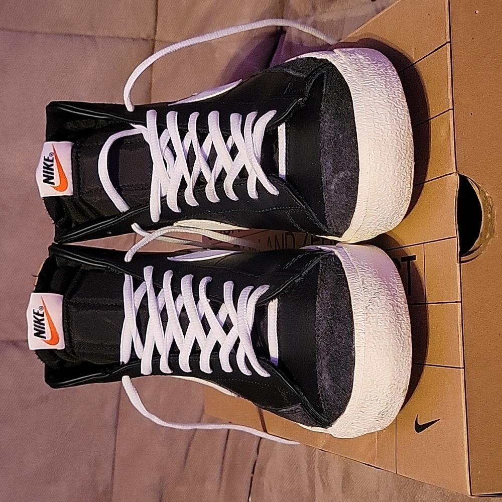 Black/White Nike Blazer Mid '77